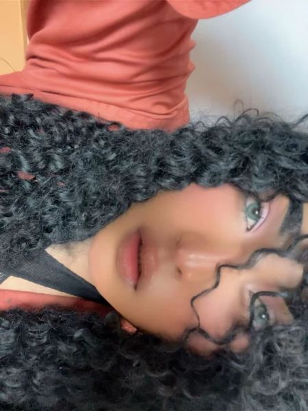 Soy una persona muy complaciente para darte placer solo es que tengo allá que él ser primero en probarme de lo mejor de lo mejor también hago de activa no me complico morenita de ojos claros y verbón y nalgona 