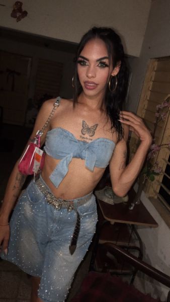 Hola soy una chica trans de 20 años disponible para pasarla rico , disponible para sexo duro bien rico , limpia , femenina y algo bien rico .....súper dotada, aquí estoy para satisfacer tus deseos 