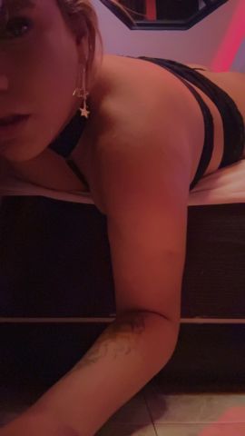 Golden Mistress Victoria