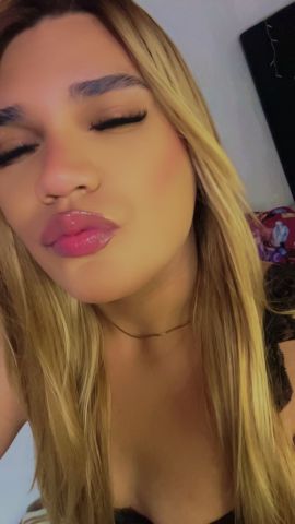 Golden Mistress Victoria