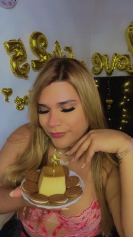 Golden Mistress Victoria