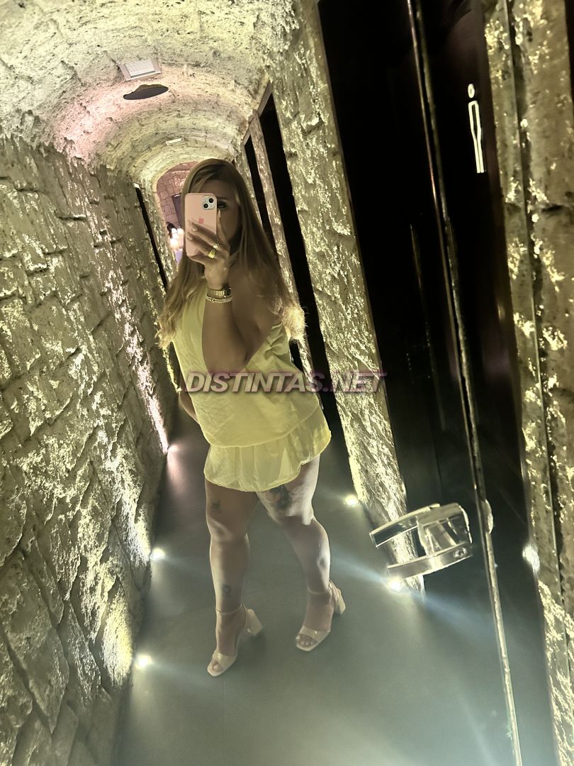 Golden Mistress Victoria