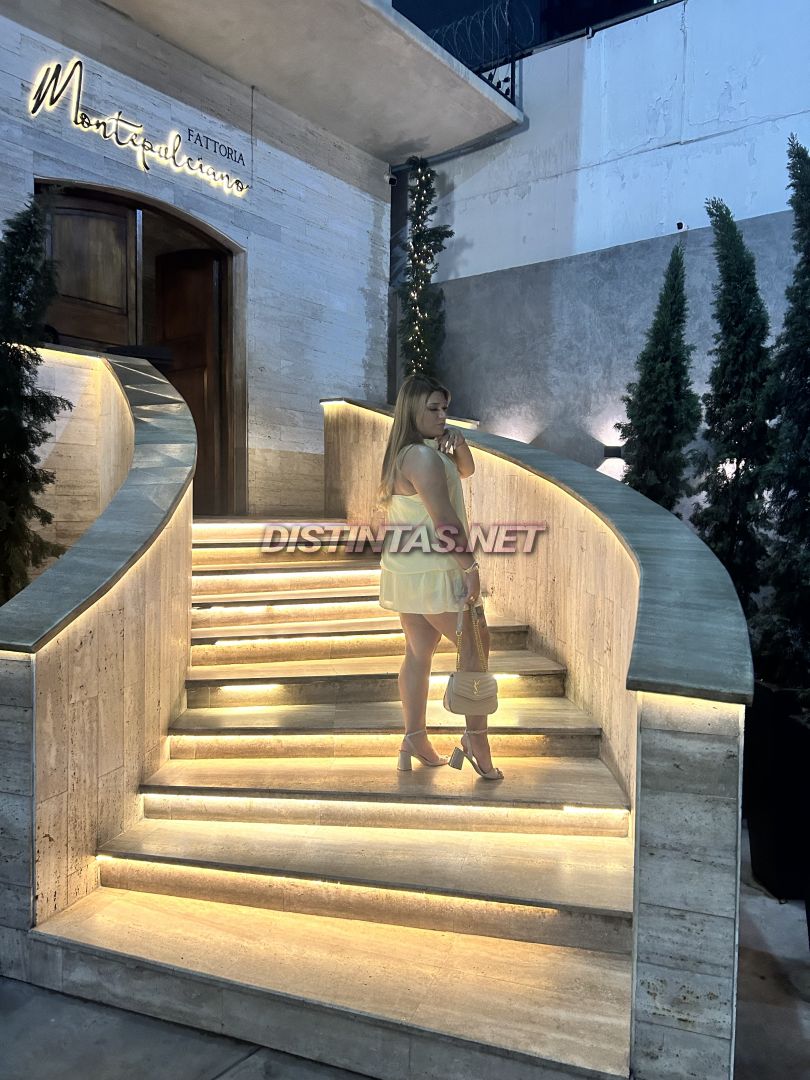 Golden Mistress Victoria