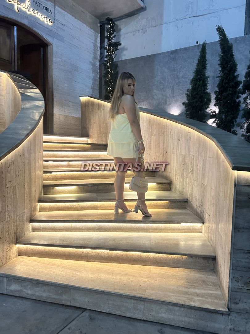 Golden Mistress Victoria