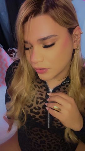 Golden Mistress Victoria