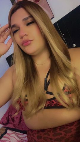 Golden Mistress Victoria