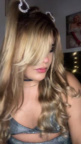 Golden Mistress Victoria