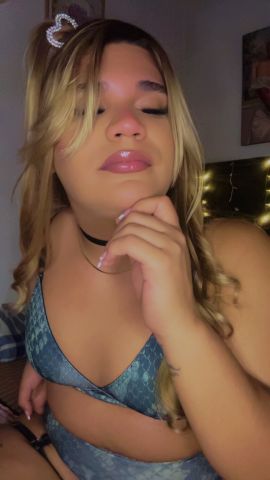 Golden Mistress Victoria