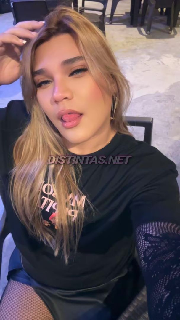 Golden Mistress Victoria