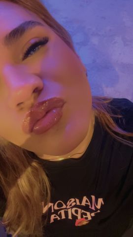 Golden Mistress Victoria