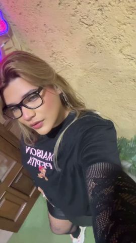 Golden Mistress Victoria