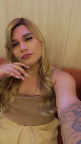 Golden Mistress Victoria