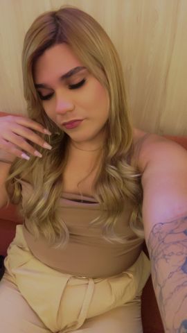 Golden Mistress Victoria