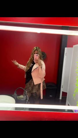 Golden Mistress Victoria