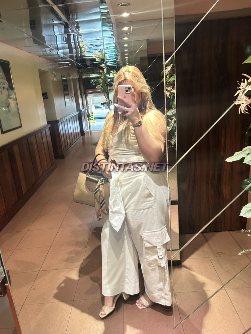 Golden Mistress Victoria