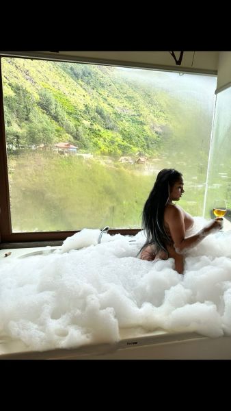 Hola Mis Amores soy Stefania 😈
Una Hermosa Chica Trans muy Femenina 💅
Con Solpresa entre Las Piernas 🍆
Complaciente y Real 💋
Chica hermosa experta en Principiantes
Doy Activa o Pasiva sin Tabues
En nuestro encuentro puedes probar de todo
Masajes Eróticos y Relajantes
Besos , Caricias , Morbo
Me gusta disfrutar el sexo en todas Pociciones Te espero Mi amor
Disponible las 24 horas
