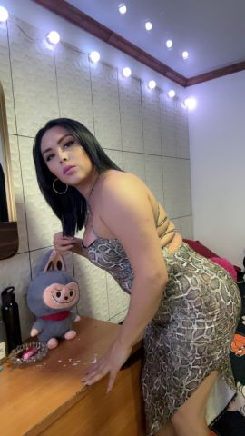 Sharom lainez