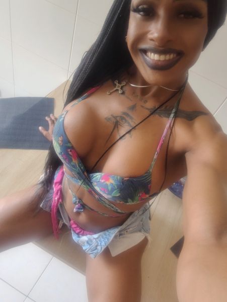 Acompanhantes Trans Vivian Bombom em Areosa