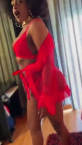 Vivian Bombom