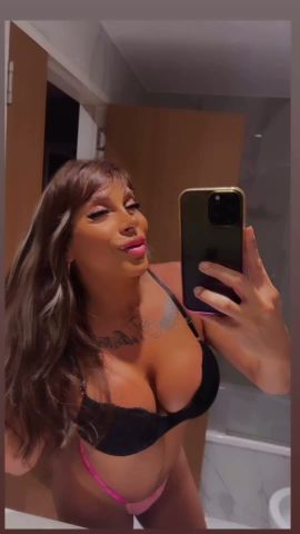 Jazmin Paris