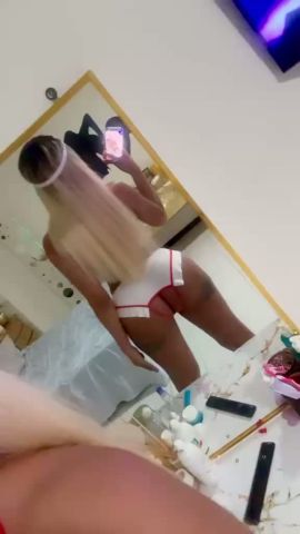 YULIANA XXX