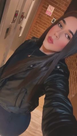 Alexa B