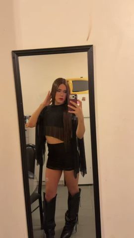 Alexa B