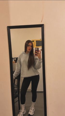 Alexa B