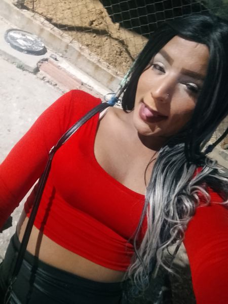 Ven a disfrutar conmigo a pasarla bien garganta profunda me gusta complacer no complico en nada soy versátil beso negro soy muy femenina