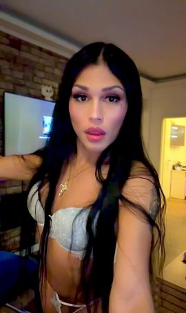 Mia Valentina Villada
