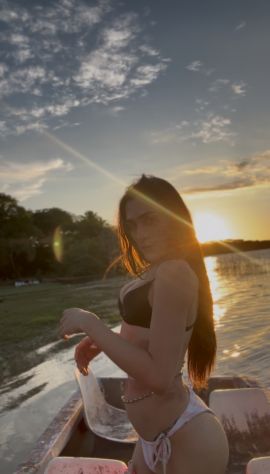 Skinny babe