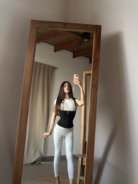 Skinny babe