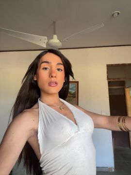 Skinny babe