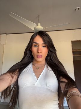 Skinny babe