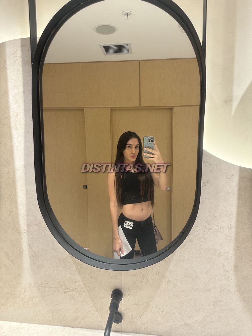 Skinny babe