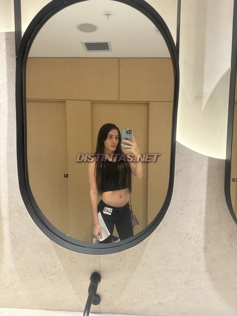 Skinny babe
