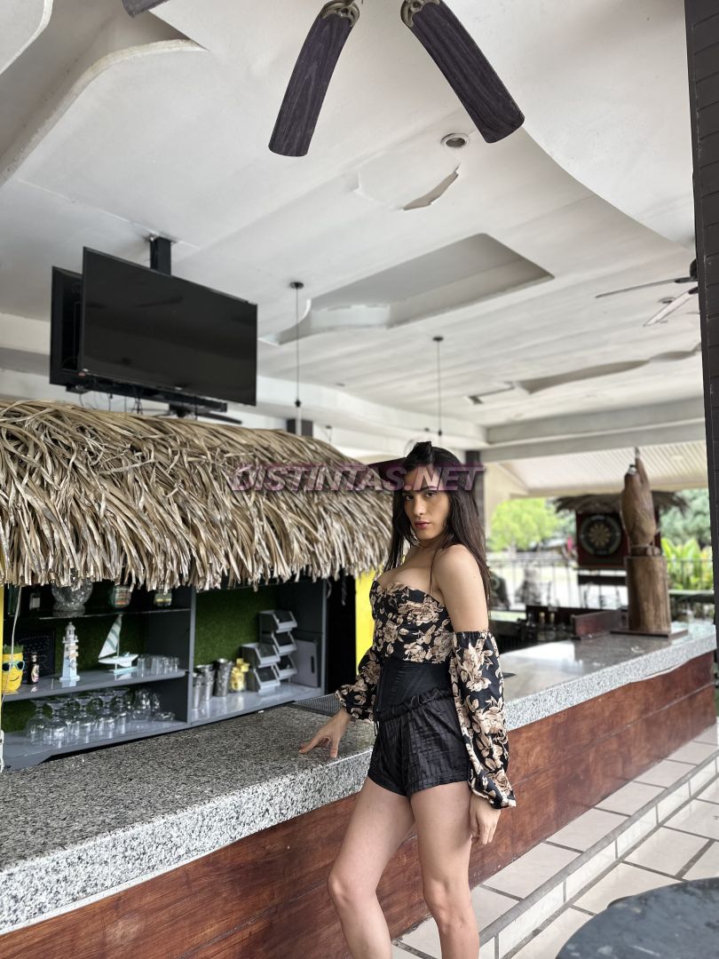 Skinny babe