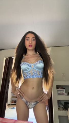 Skinny babe