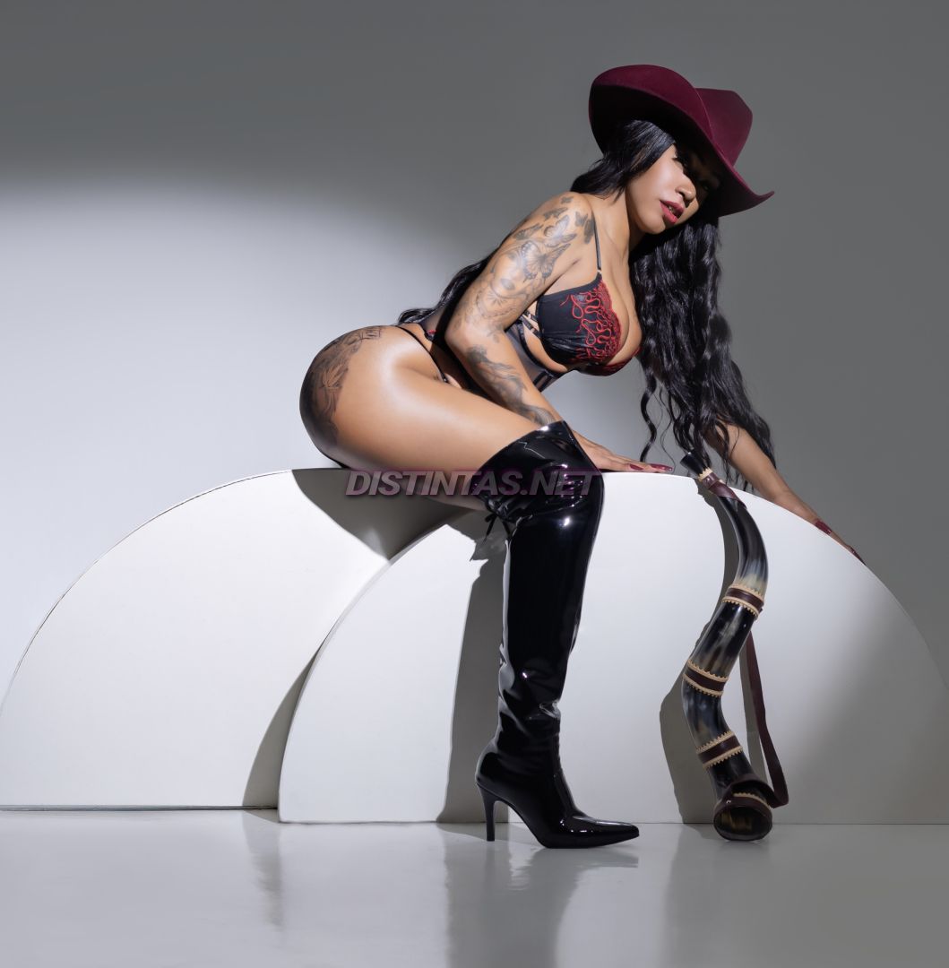 Jhennyfer D Castro 