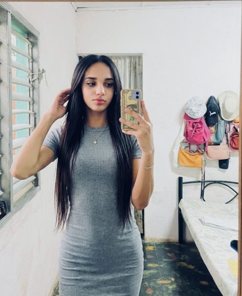 Hola? Soy una chica súper selectiva, si quieres un momento único contáctame al DM.. solo verdaderos interesados
Telegram: @kylieroch03