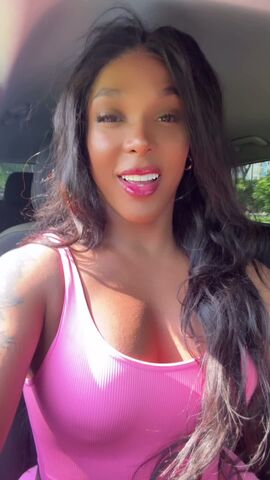 Nahomy Safeira
