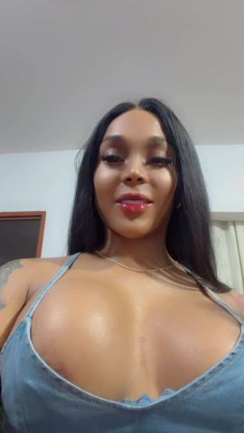 Nahomy Safeira