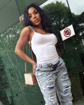 Nahomy Safeira