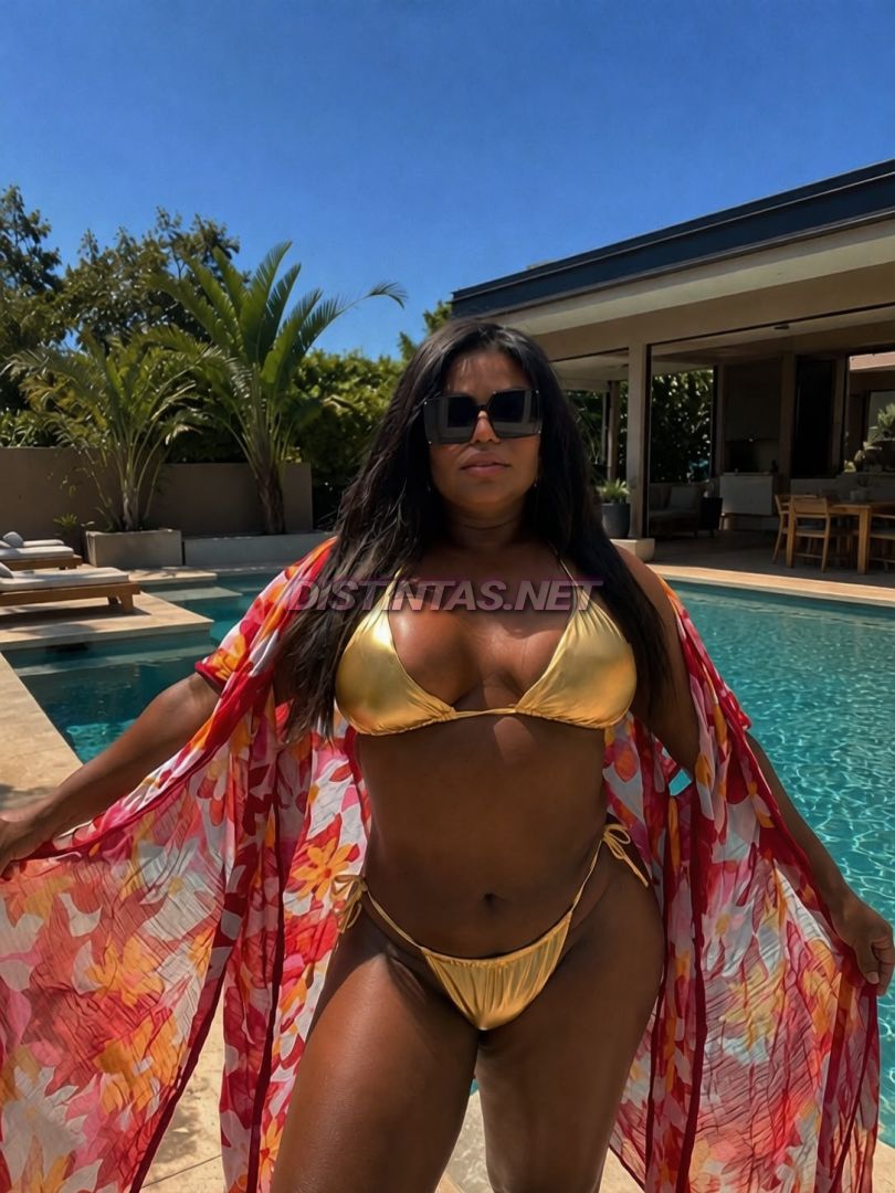 Larissa Close