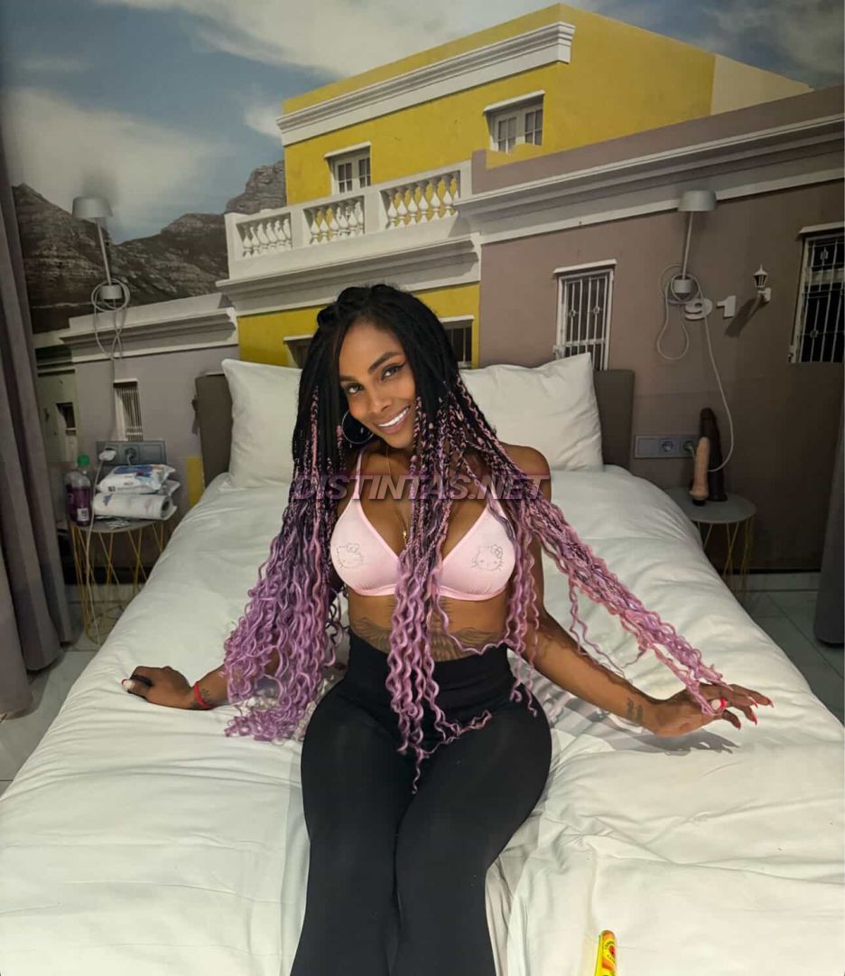 Adhara Foxxy