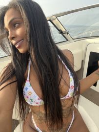 Adhara Foxxy