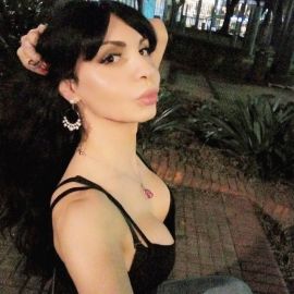Rubi F