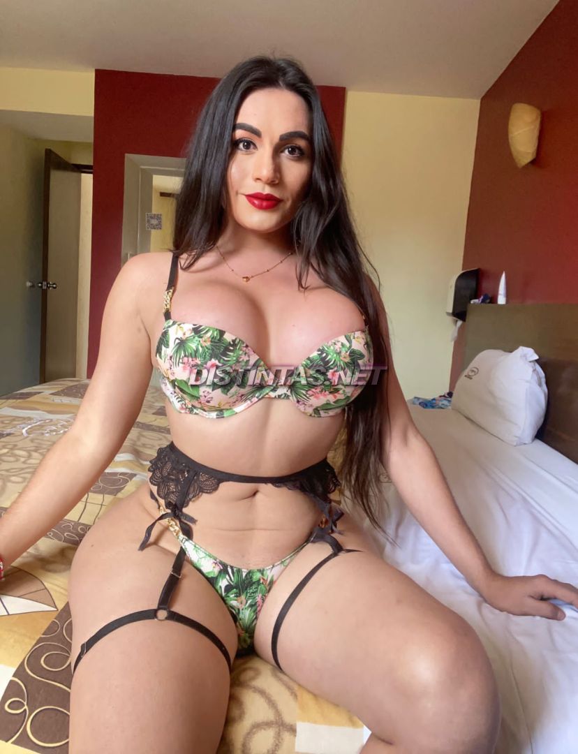 Laurita caliente