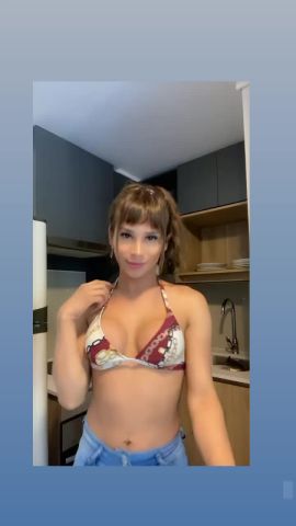 Angie Castro 