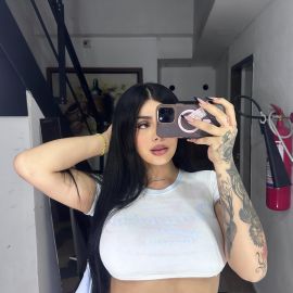 IZLAY GOMEZ